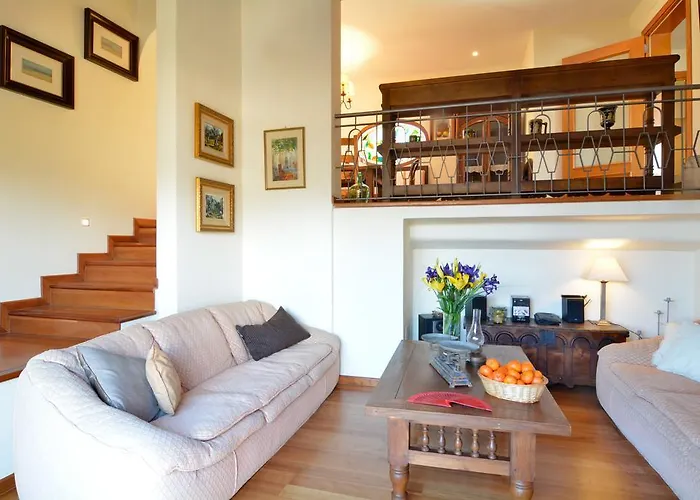 Villa With Enchanting Sea Views And Pool For 7 Guests